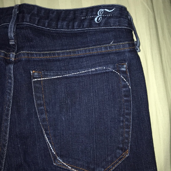 High Quality Earnest Sewn Denim Jeans - Picture 4 of 5